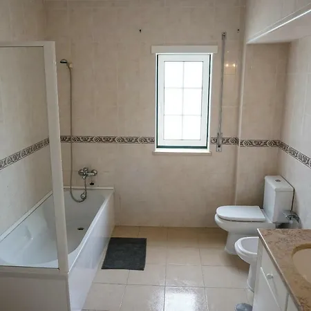 The Retreat - Peniche Homestay Atouguia Da Baleia